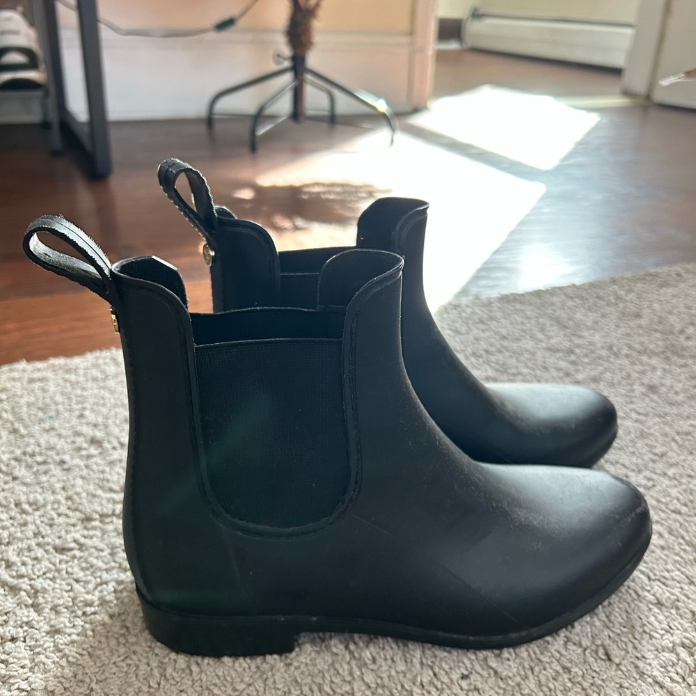 Sam Edelman Chelsea Rain Boots. Women’s Size 9. Color Black